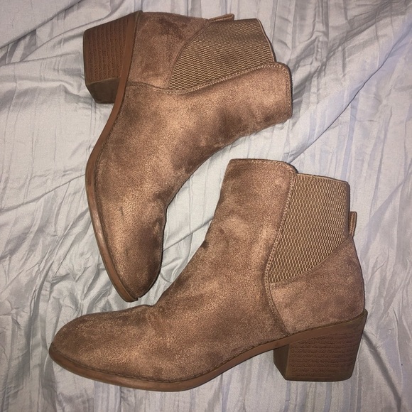 Forever. Shoes - 🌸🌸4 for $20🌸🌸Suede booties 🔆